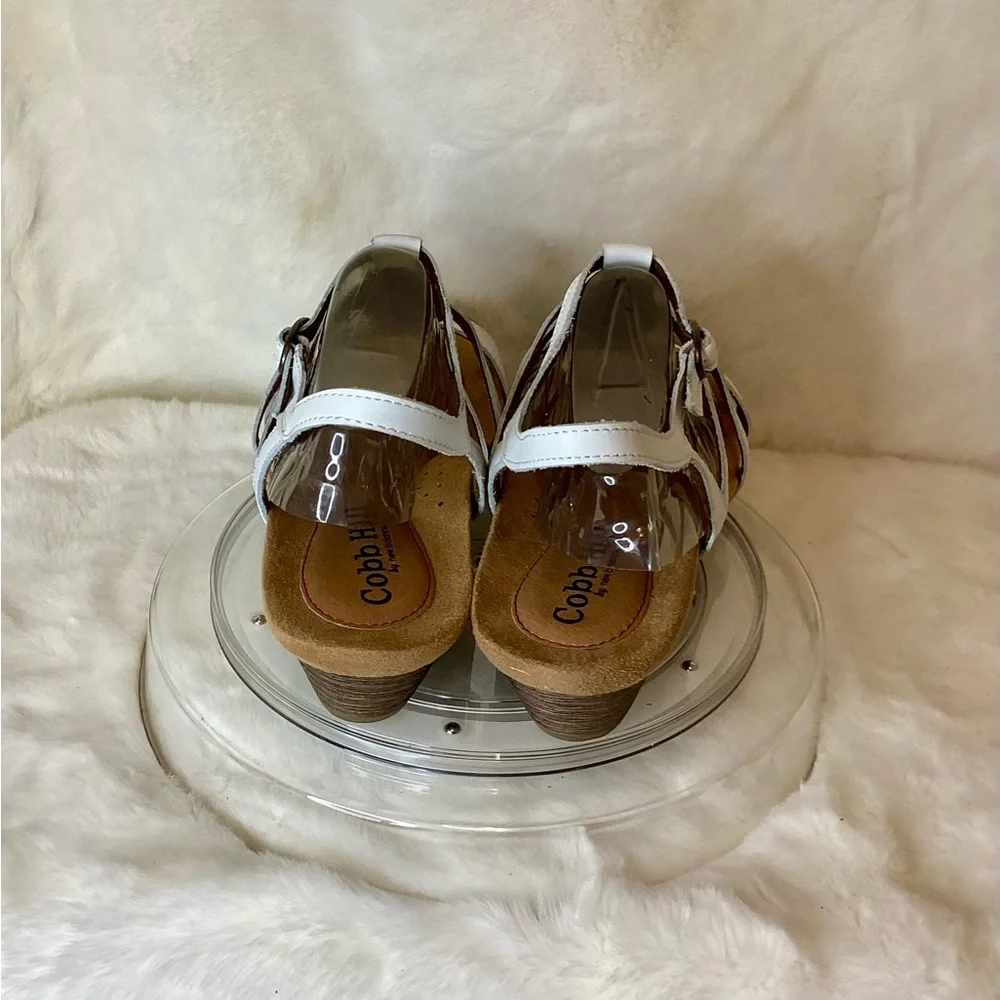 NIB NEW Cobb Hill HANNAH-CH White Bead/Rhinestone T-Strap Leather Sandal CCK02WT